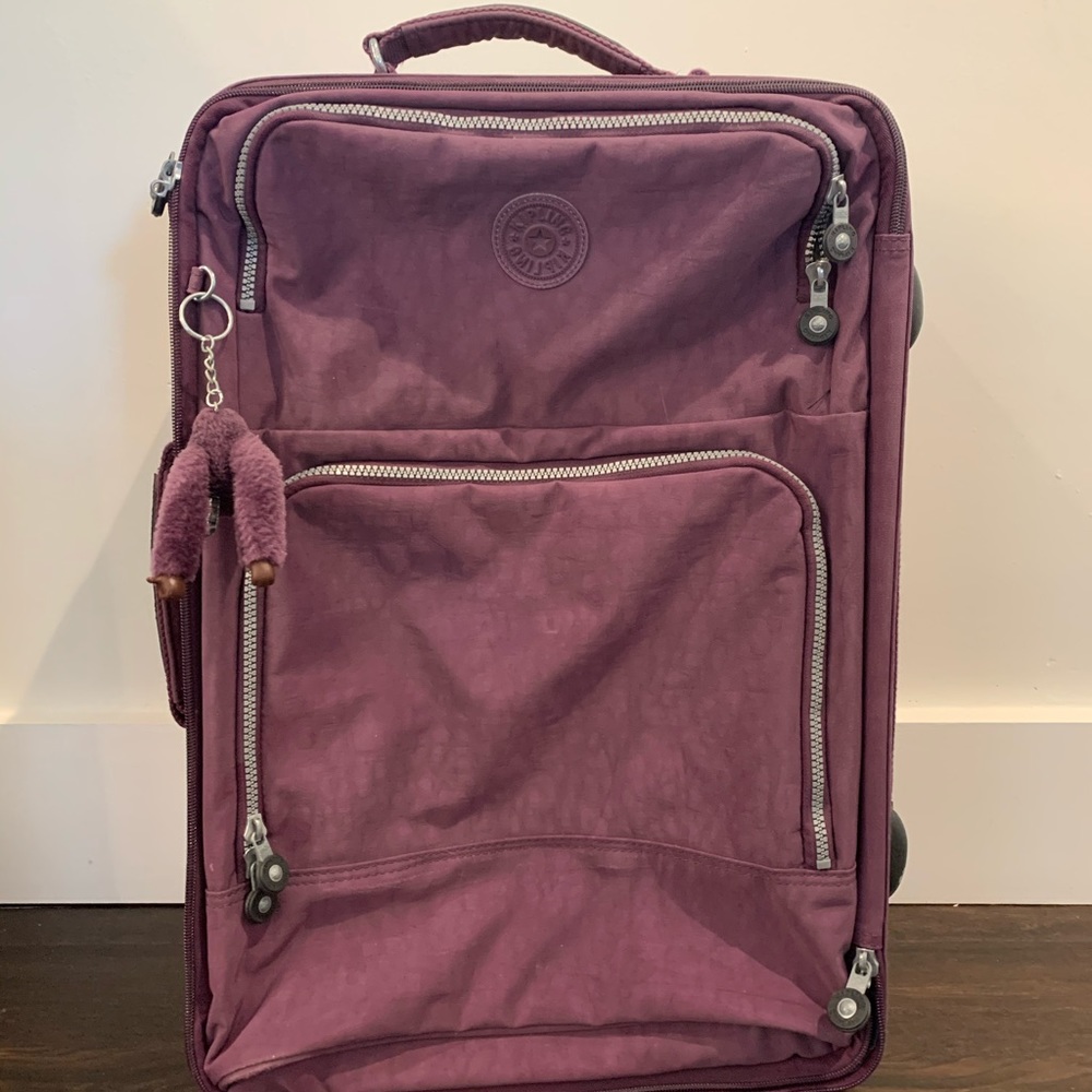 Kipling 22 inch carry on suitcase